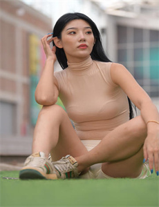 《私密圈-男女无遮挡猛进猛出免费观看视频》